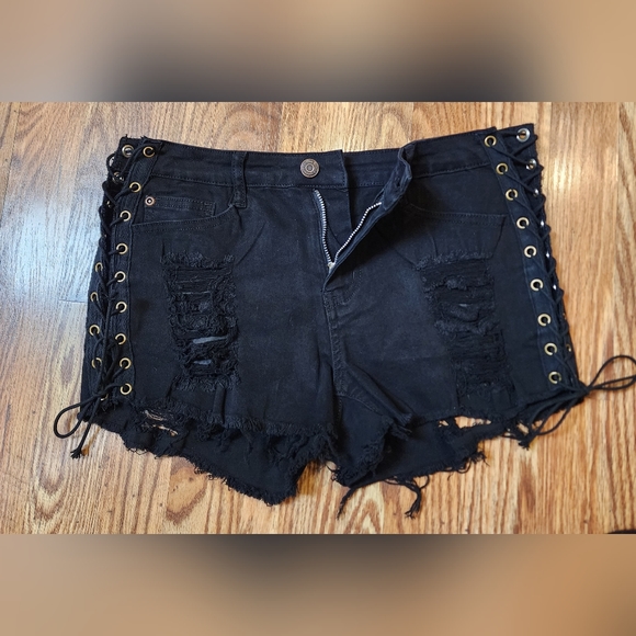 🔥 Sexy 🔥 Black Distressed Side Lace-up Mid-Rise Denim Jean Shorts Size Small - Picture 7 of 12